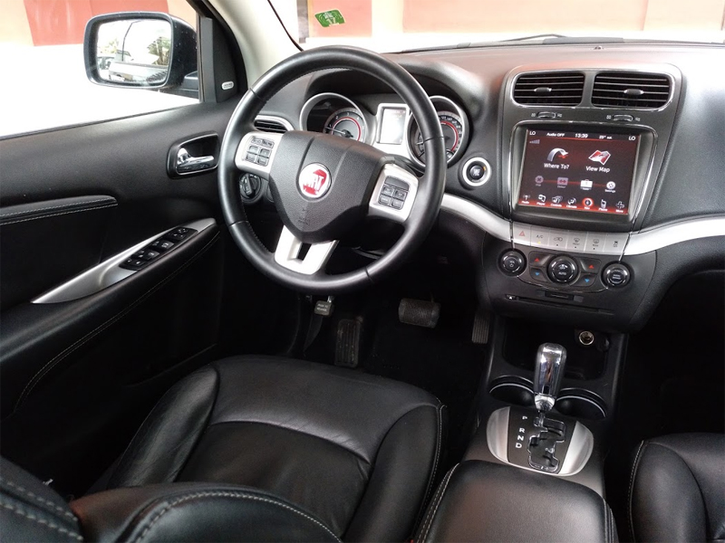 https://www.car-registrations-spain.com/user/Fiat%20Freemont%20-%20Interior.jpg